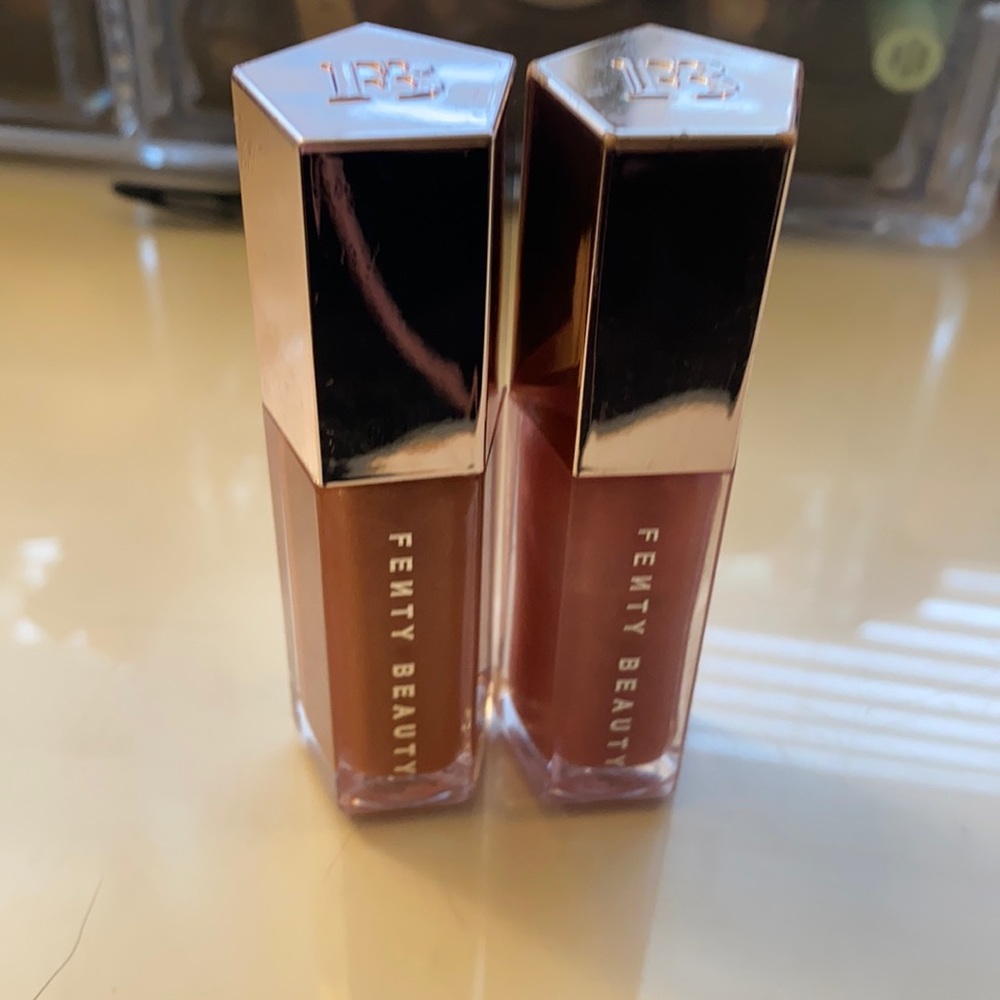 Fenty gloss bombs in Fenty glow and fussy